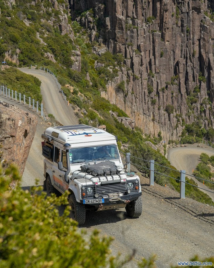 Sống trong Land Rover Defender: Không giường không nhà tắm nhưng... tiết kiệm tiền thuê nhà - Ảnh 19.