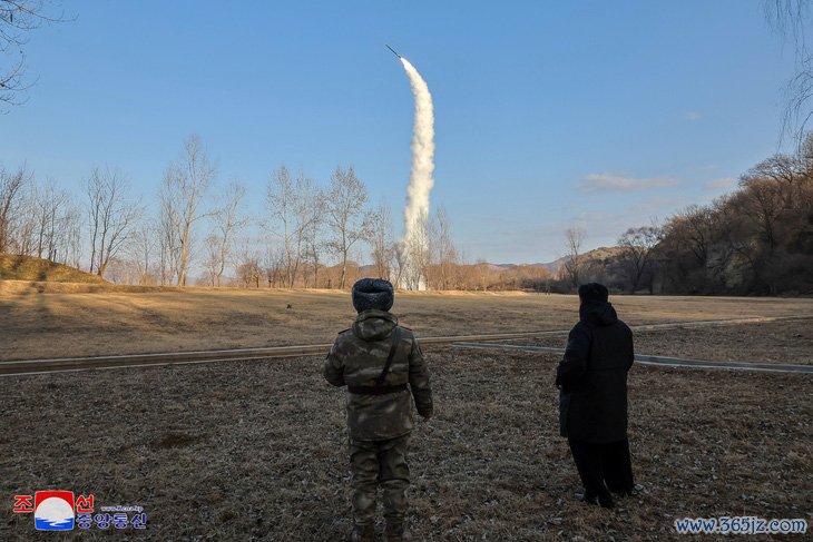 KCNA: Vũ khí hạt nhân Triều Tiên không phải để mặc cả, mà để chiến đấu bảo vệ chủ quyền - Ảnh 1.